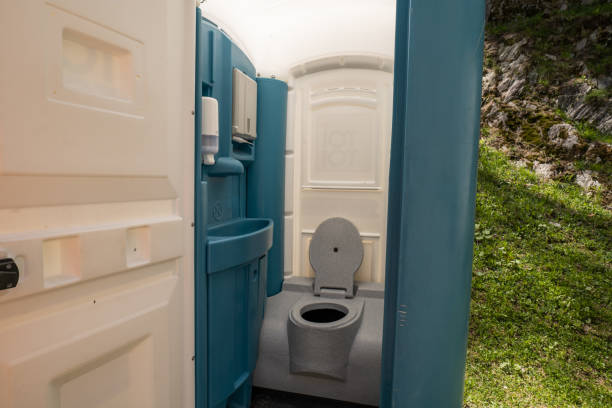 Best Portable restroom trailer rental  in Bedford, IN