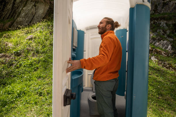 Best Portable restroom trailer rental  in Bedford, IN